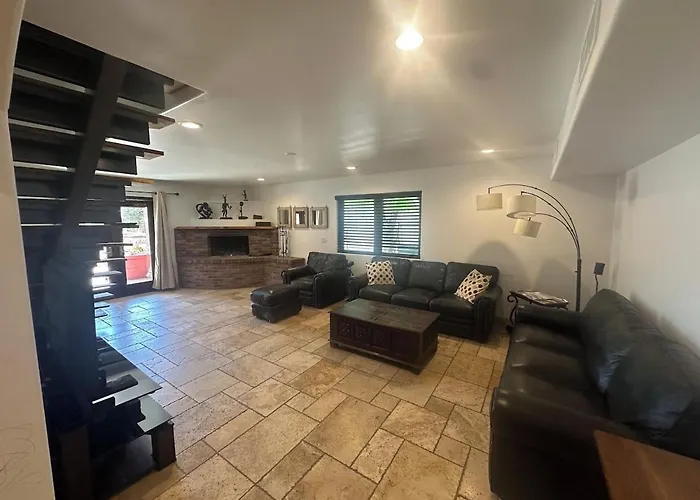 Spacious 5-bedroom In Laveen With Ac *