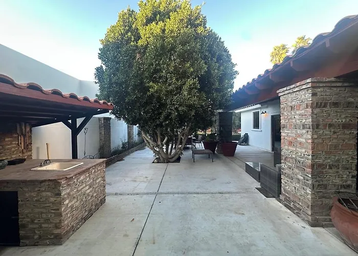 Spacious 5-bedroom In Laveen With Ac Villa